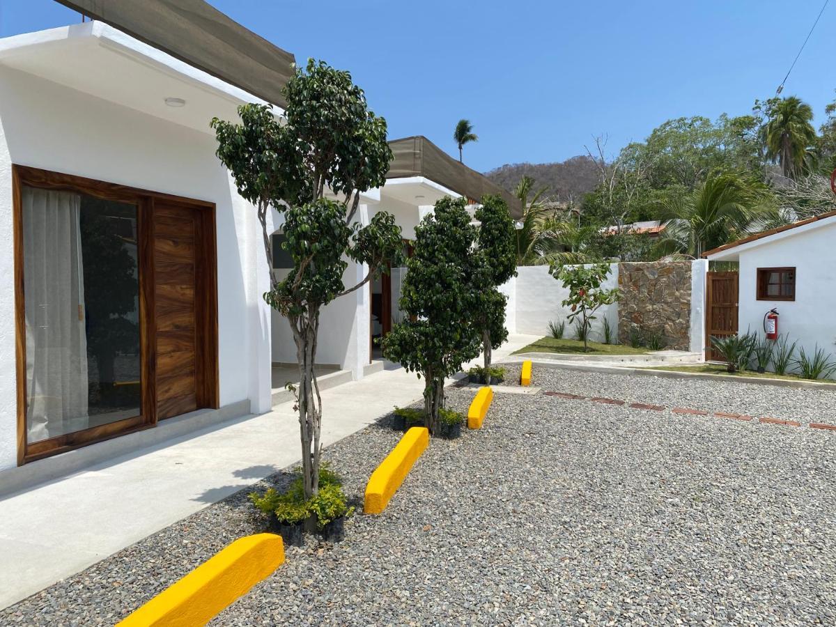 Hotel Casa Victoria Zihuatanejo Exterior foto